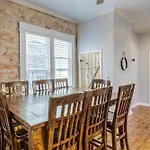 Huge Remodeled Home Downtown Sleeps 16!