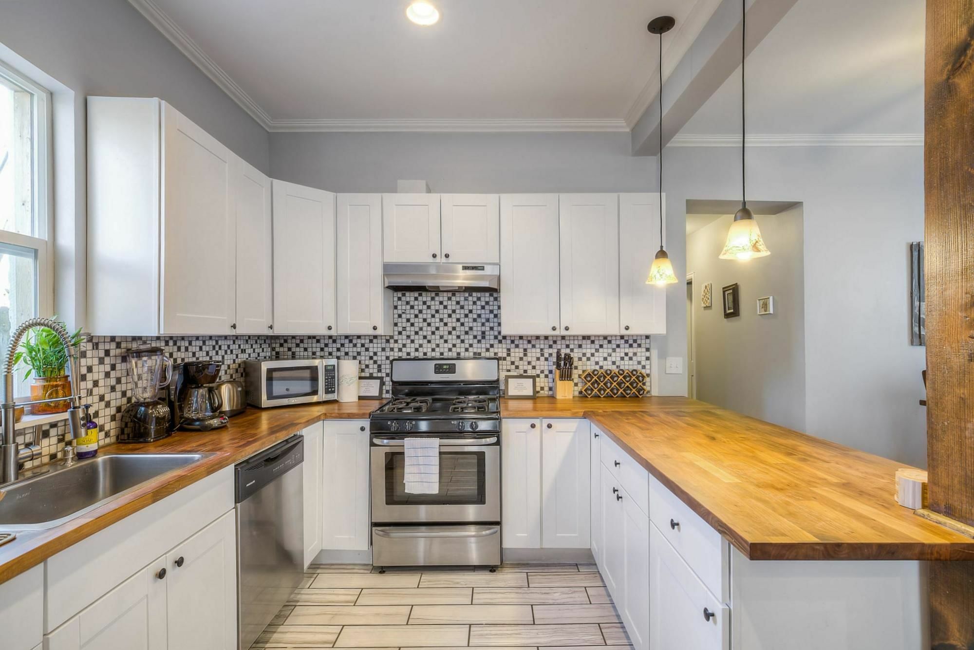 Huge Remodeled Downtown Sleeps 16! Apartamento *